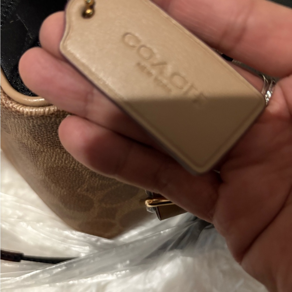 NWT Coach Beige and Brown Signature Backpack 🎒🤎💛 - Picture 10 of 11